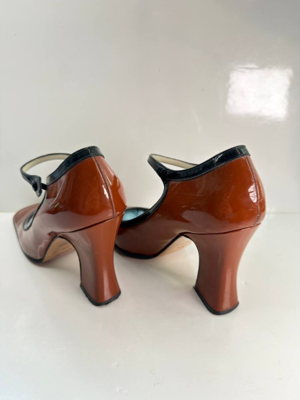 Prada Vintage Patent Leather Mary Jane Heels –  Size EU 38.5 (US 8.5) - Picture 11 of 16